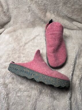 Asportuguesas Women's Felt Clogs size 40 or US 9-9.5